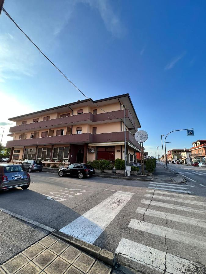 Hotel Colonna アルビニャーゼゴ エクステリア 写真