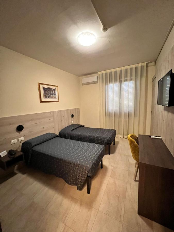 Hotel Colonna アルビニャーゼゴ エクステリア 写真